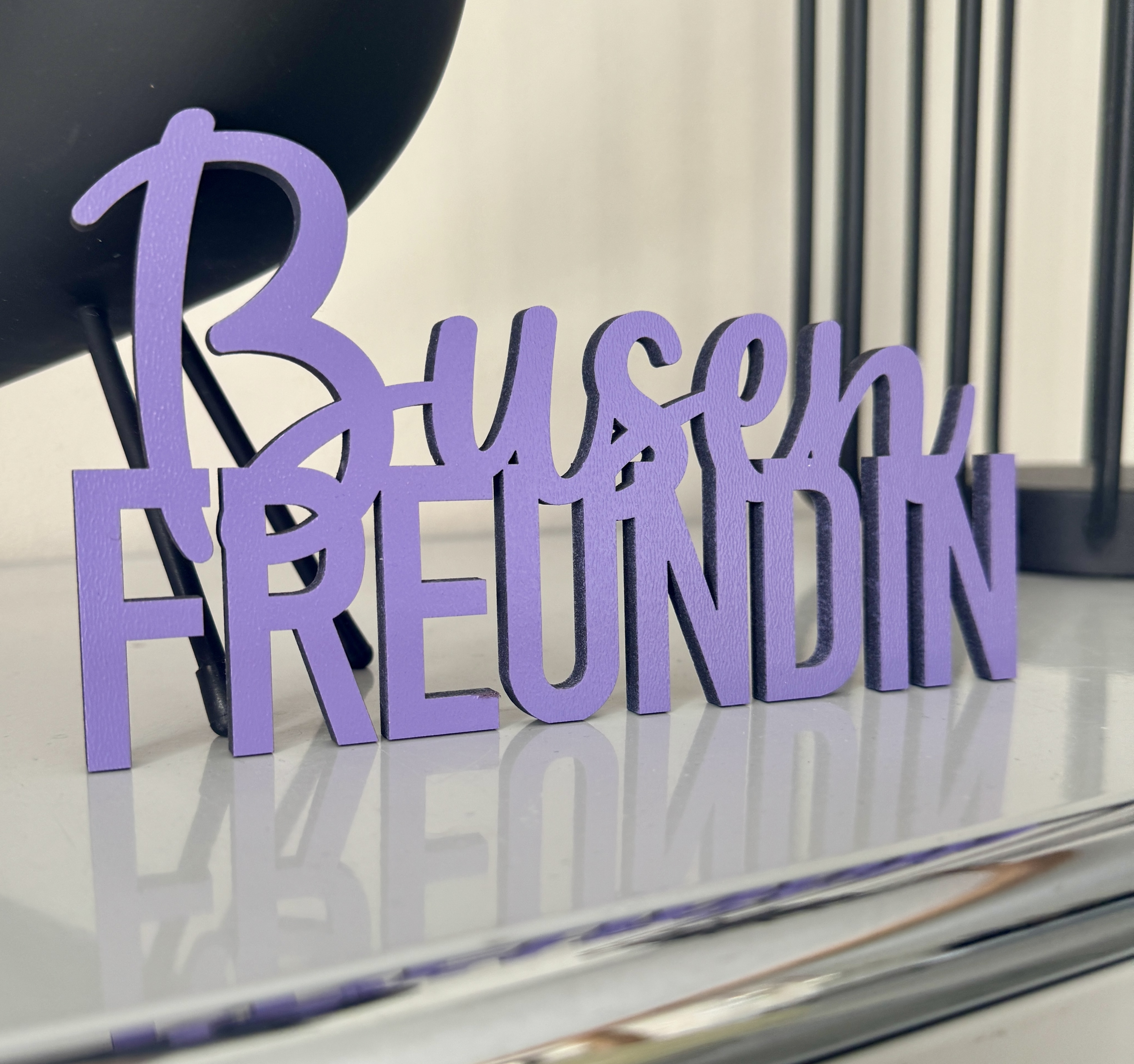 Schriftzug "Busenfreundin"
