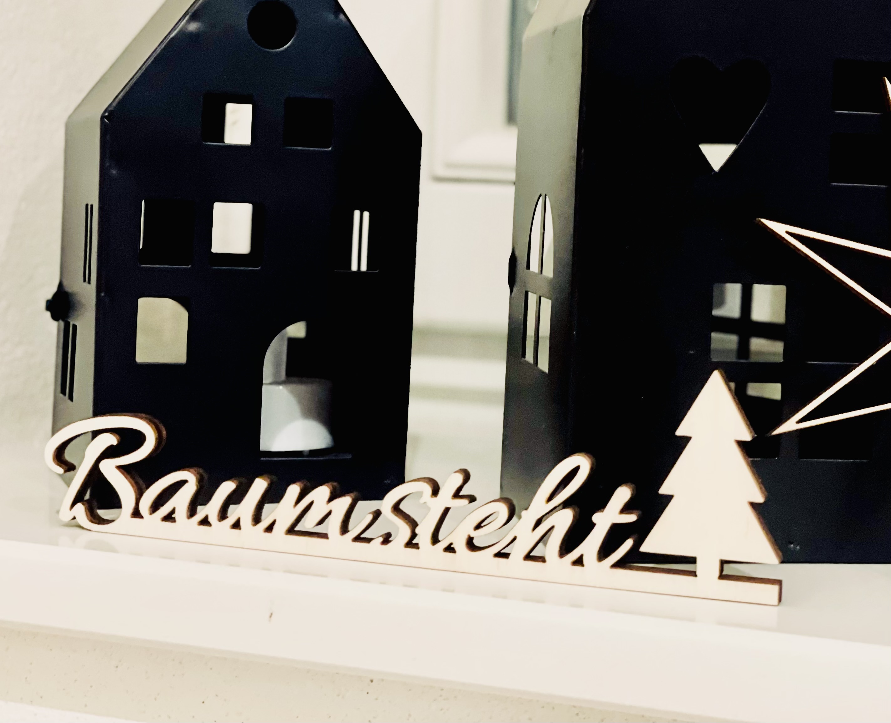 Schriftzug "Baum steht"