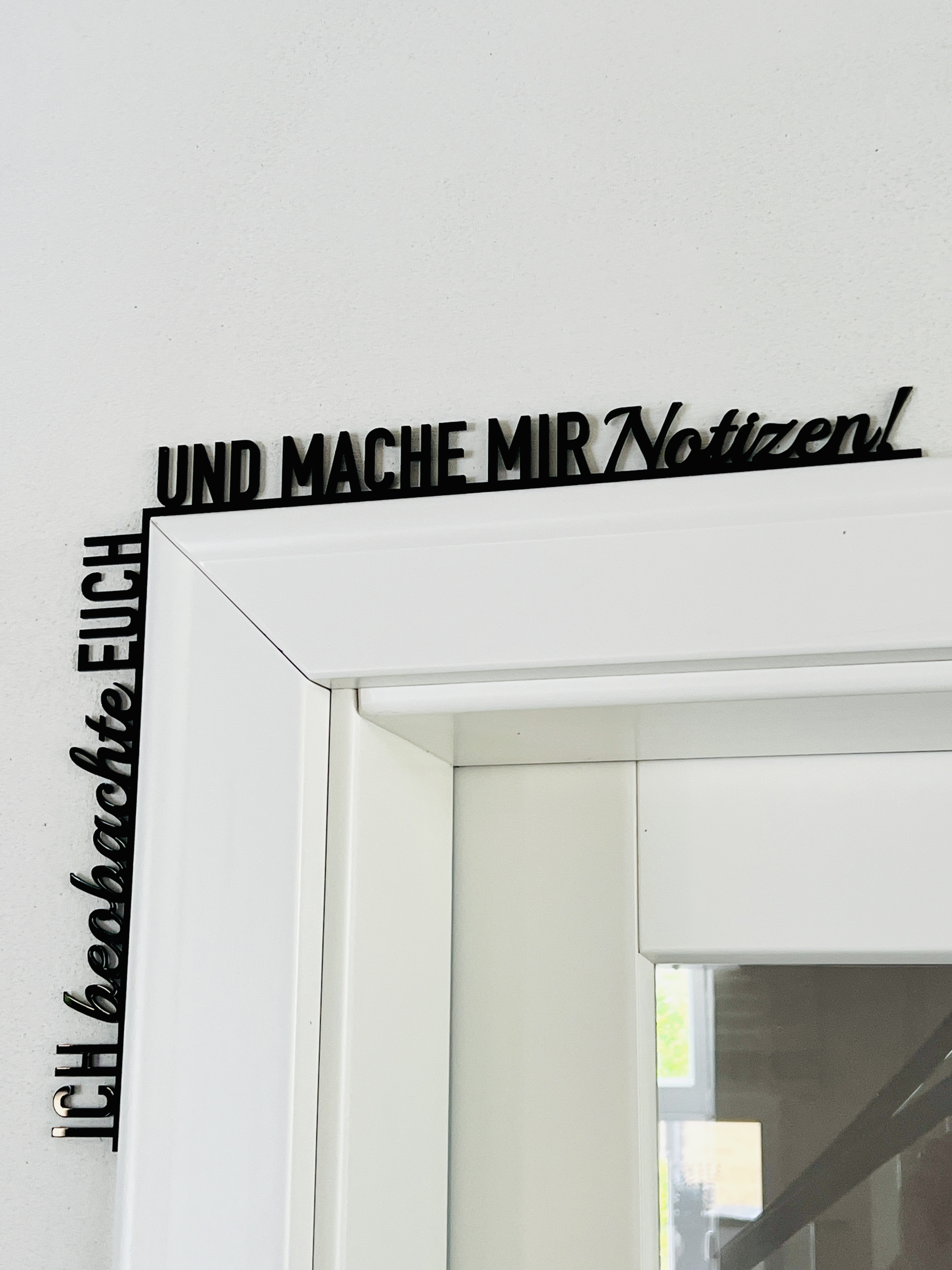 Türrahmen Schild