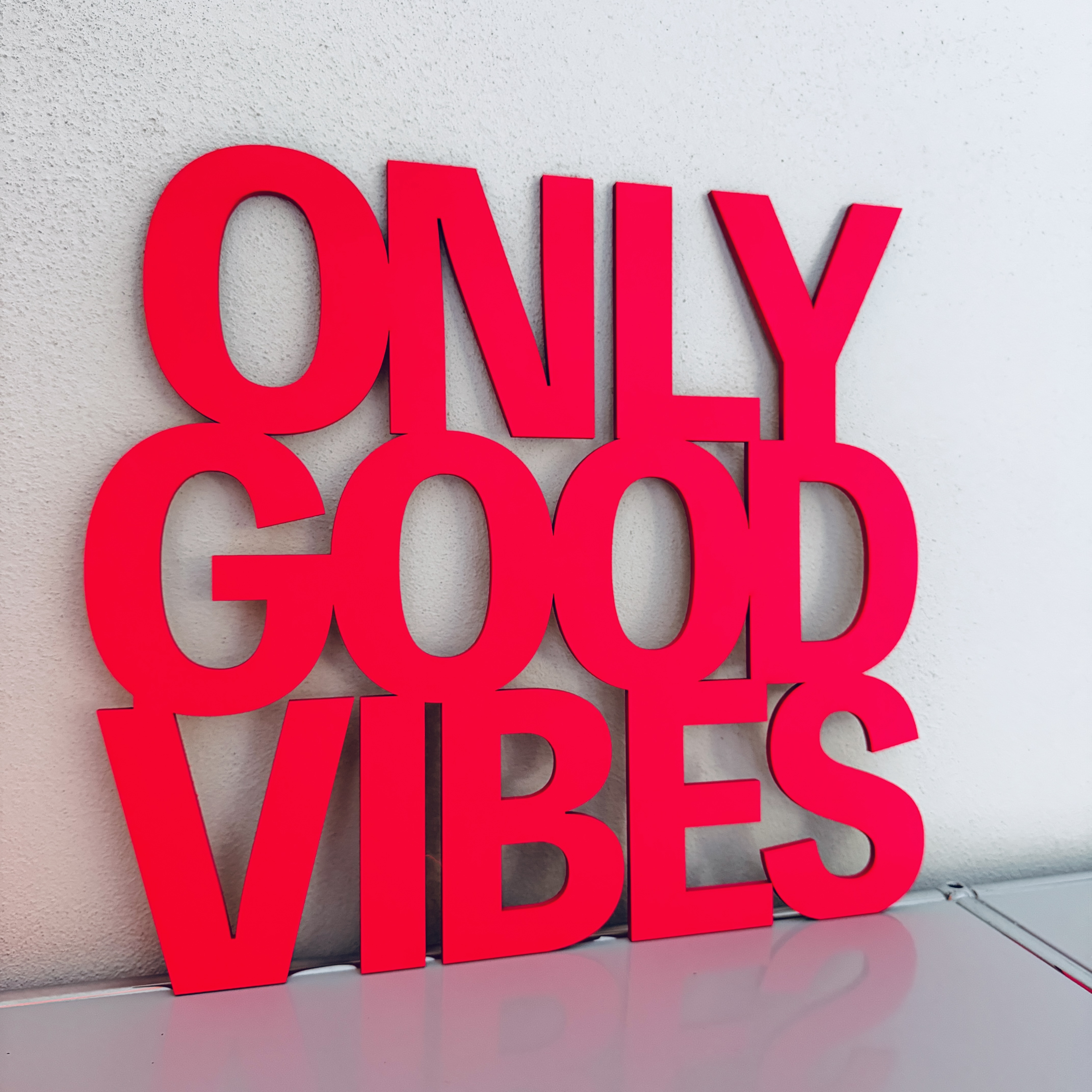 Schriftzug "GOOD VIBES ONLY"