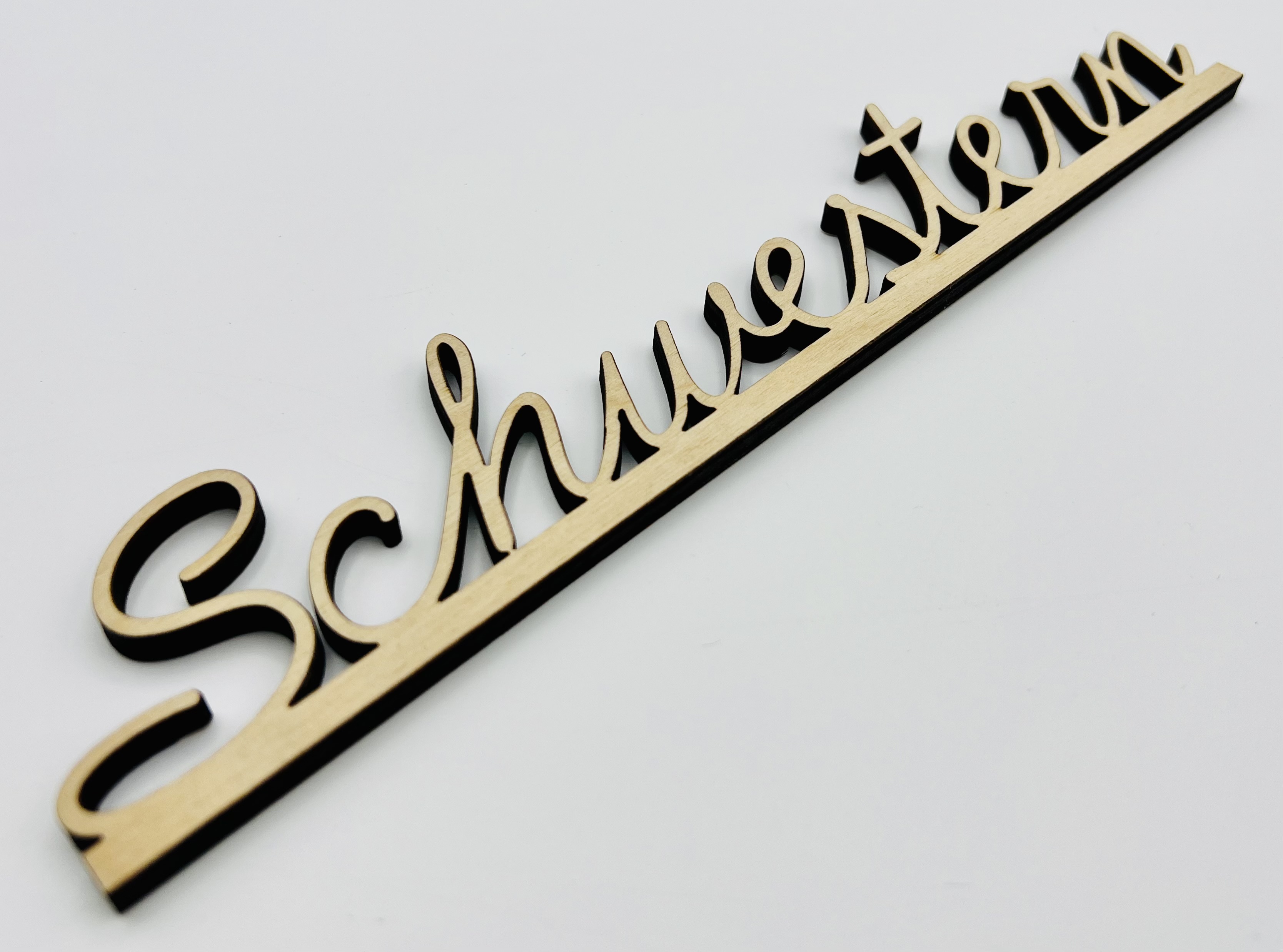 Schriftzug Schwestern