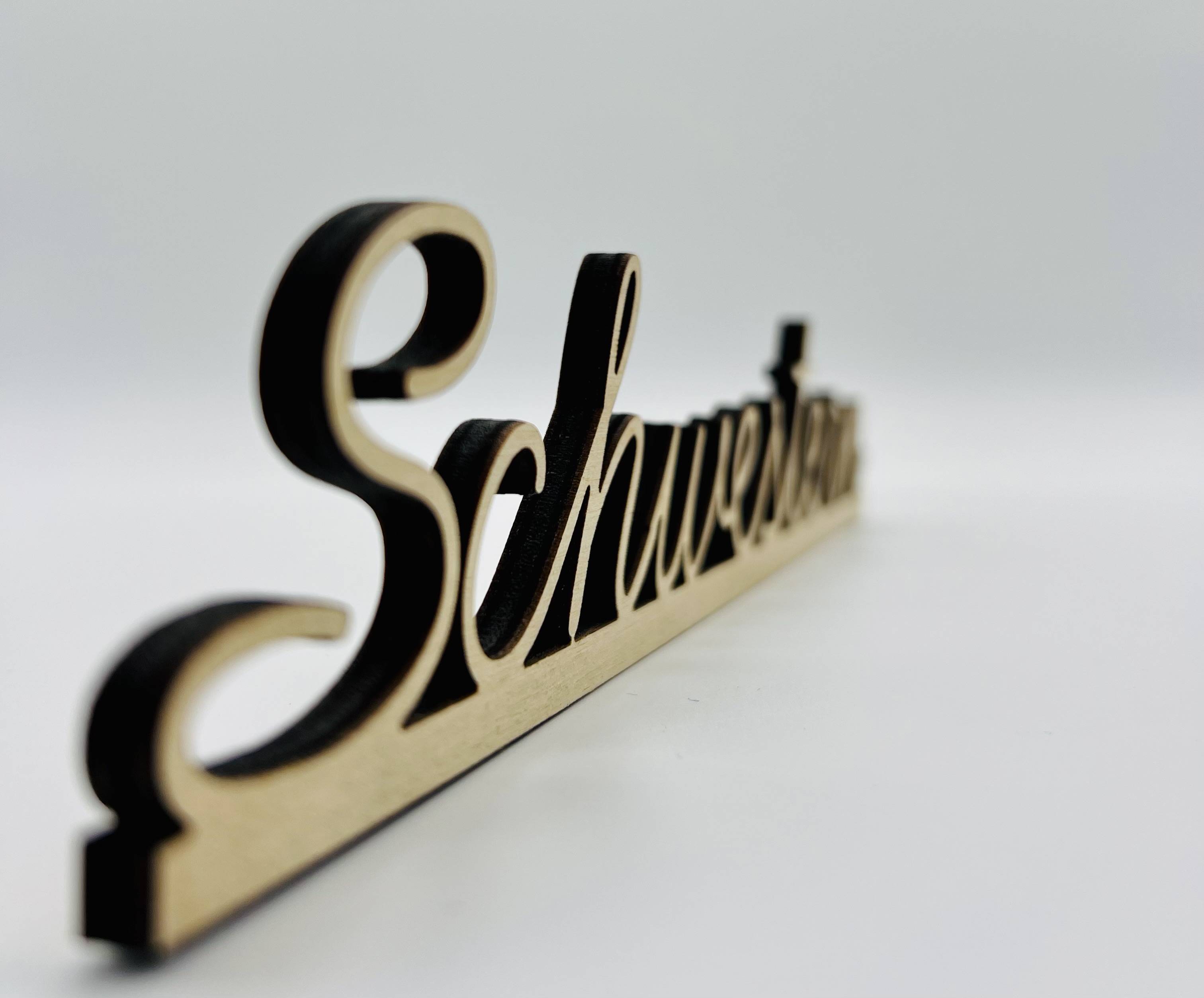 Schriftzug Schwestern